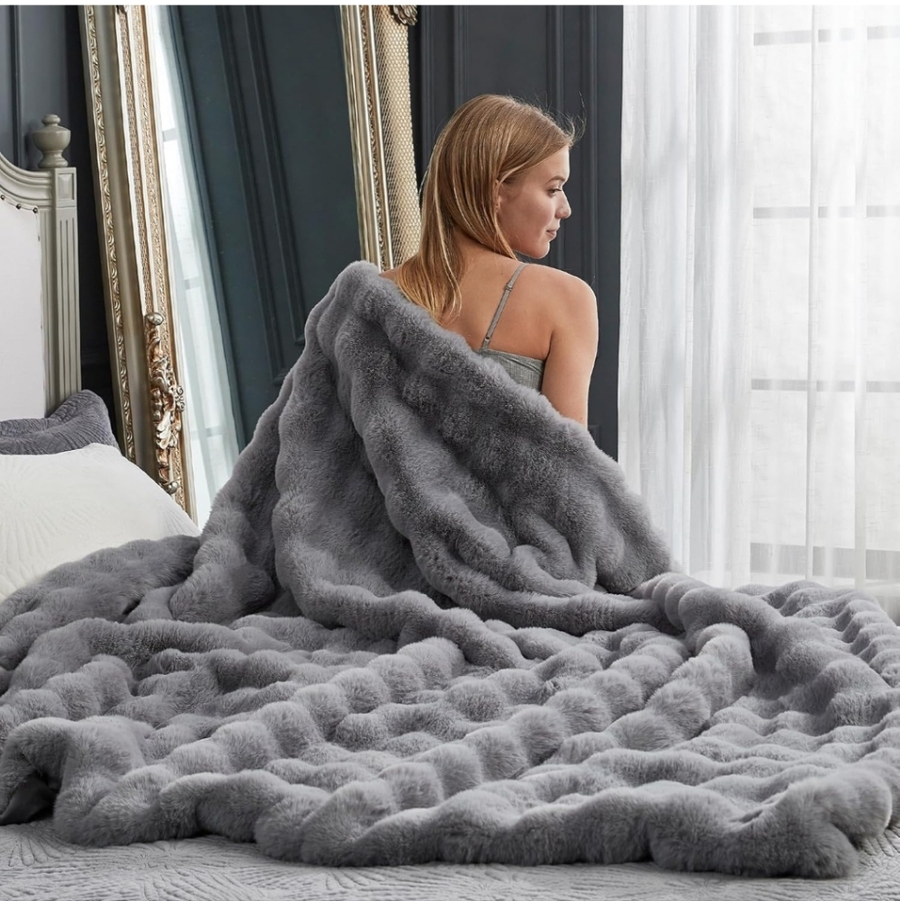 Cozy Bliss Faux Fur Throw Blanket for Couch, Fuzzy Soft Plush Thick Bubble Blank
